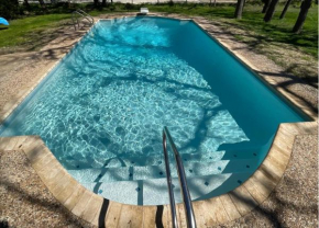Hill Country House & Pool - Fiesta Texas Sea World